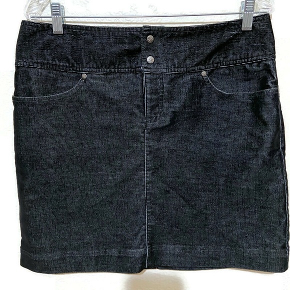Athleta 10 black/charcoal corduroy mini skirt - Picture 3 of 10